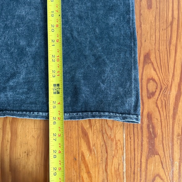 Friends Cast Graphic T-Shirt Washed Black Medium - Picture 3 of 5